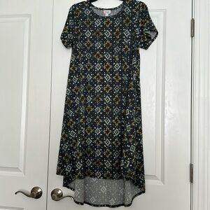 Like NEW Lularoe Carly dress Sz Sm